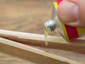 Read more about the article Choosing the Right Suppliers for Empty Glue Tubes